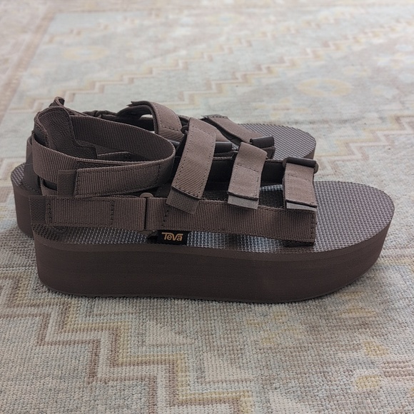 Teva Flatform Mevia Sandals in Acorn - Picture 4 of 6